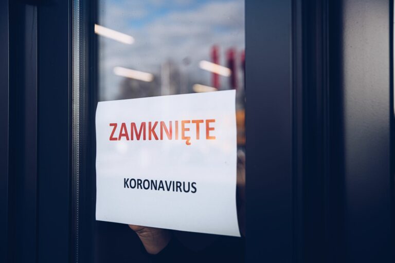 BADANIE: Blisko 70% Polaków rozumie przedsiębiorców, którzy wznawiają biznesy mimo obostrzeń