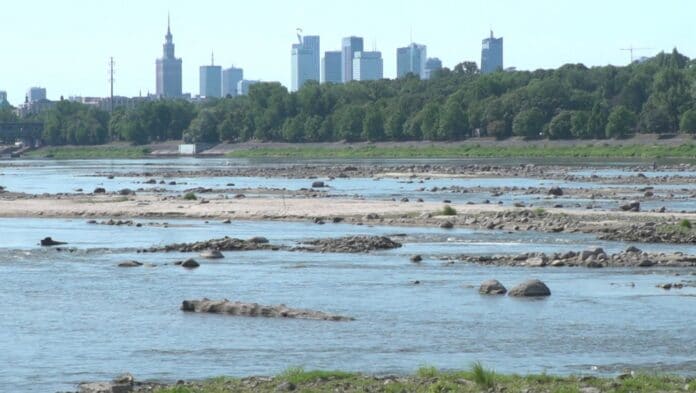 Problem niedoboru wody pitnej może się pojawić w Polsce w ciągu kilkunastu lat. Rusza właśnie największa ogólnopolska akcja sprzątania rzek [DEPESZA]