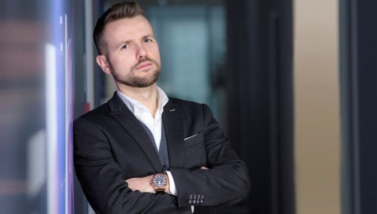 W sklepach ubywa promocji. Gazetki są też coraz cieńsze. Ponowy lockdown jeszcze bardziej to zaostrzy