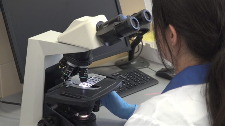 Leczenie biologiczne może się stać dużo tańsze. Przełomowa technologia oczyszczania białek pozwoli obniżyć koszty produkcji przeciwciał
