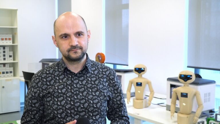 Sztuczna inteligencja i robotyka zmieniają edukację. Ich rola zwiększyła się zwłaszcza w dobie pandemii