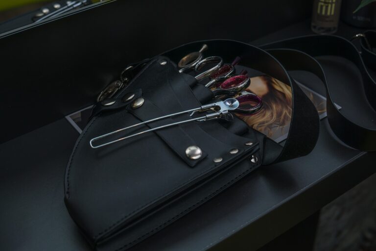 Krytyczna sytuacja branży beauty i salonów fryzjerskich. Pojawiają się opóźnienia w wynagrodzeniach i przechodzenie „do podziemia”