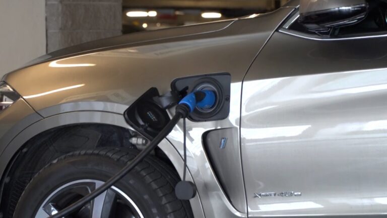 Nowe przepisy ułatwią ładowanie pojazdów elektrycznych w budynkach wielorodzinnych