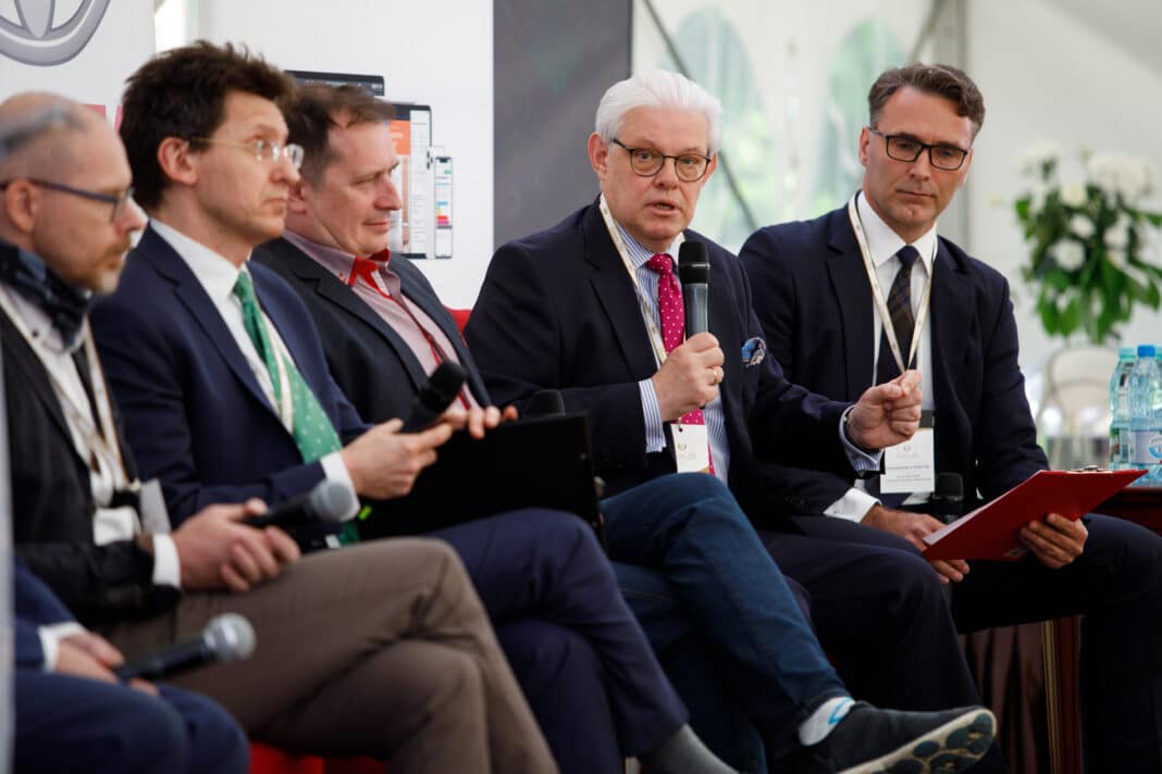 Electromobility in Smart City (4)