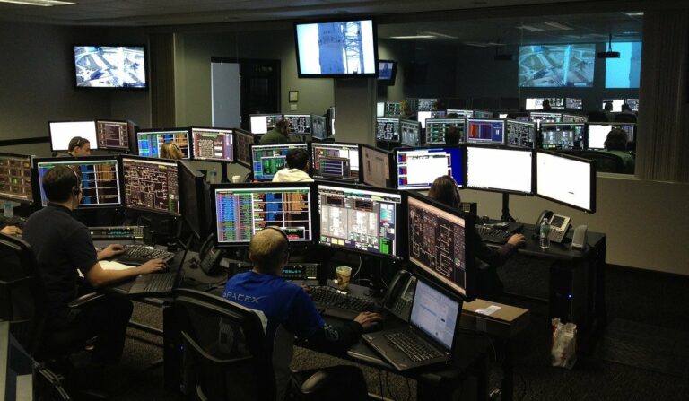 Debiut SpaceX przyciągnął tłumy. Inwestorzy z regionu CEE wykonali co piątą transakcję