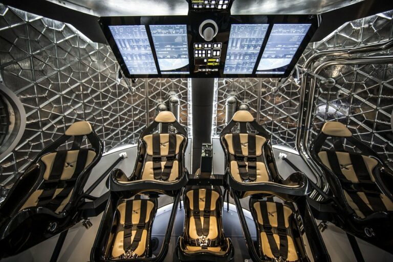 SpaceX wyniesie na orbitę satelitę z perowskitami