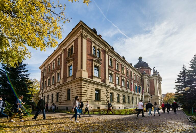 Pierwszy rocznik studentów nowego kierunku „Global Business Services” (GBS) rozpoczął kształcenie na Uniwersytecie Ekonomicznym w Krakowie
