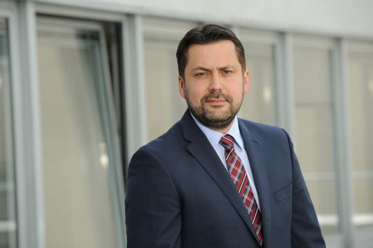 Rynek faktoringu rośnie o 8 proc. w I półroczu 2025 – przedsiębiorcy finansują już 16,6 mln faktur