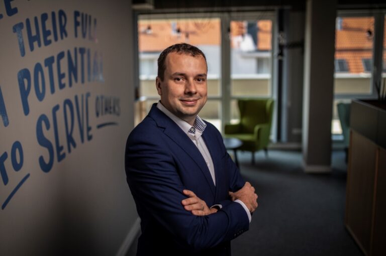 Raport IDC i Liferay: 73% firm stawia na technologie zorientowane na klienta