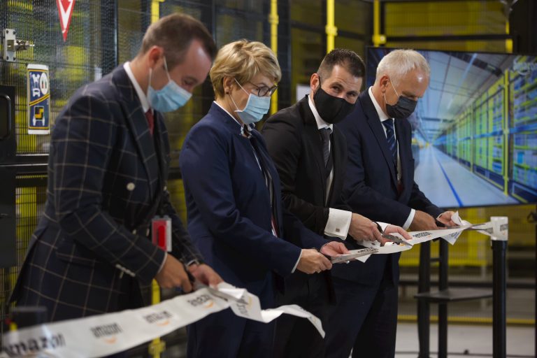 Amazon otwiera w Świebodzinie robotyczne centrum logistyczne oraz STEM Kindloteki