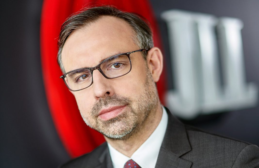 Paweł Sztejter, JLL