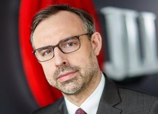 Paweł Sztejter, JLL