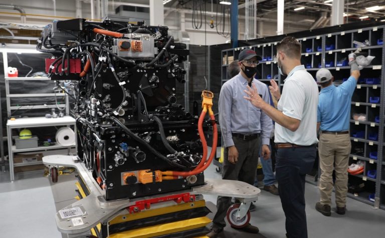 Toyota uruchomi produkcję modułów ogniw paliwowych dla ciężarówek