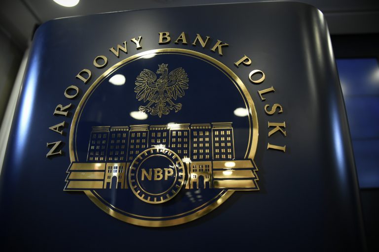 NBP utrzyma jastrzębi ton, ale bez podwyżki? RPP zdecyduje o stopach procentowych