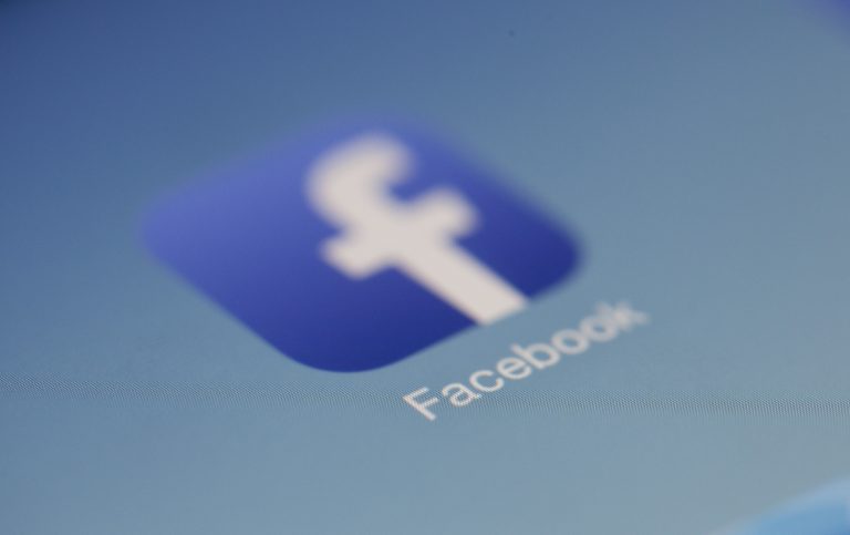 Cyberataki na konta Facebook Business kosztują ofiary setki tysięcy dolarów