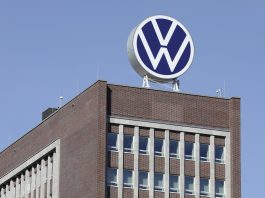 Markenhochaus (Brand Tower) – new Volkswagen logo
