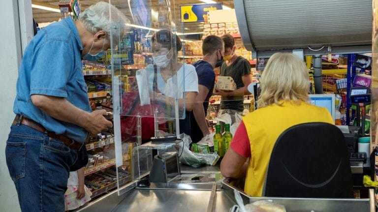 Co drugi kasjer opowiada się za zniesieniem zakazu handlu w niedziele