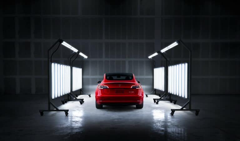 Tesla Model Y najlepszym według kierowców samochodem elektrycznym
