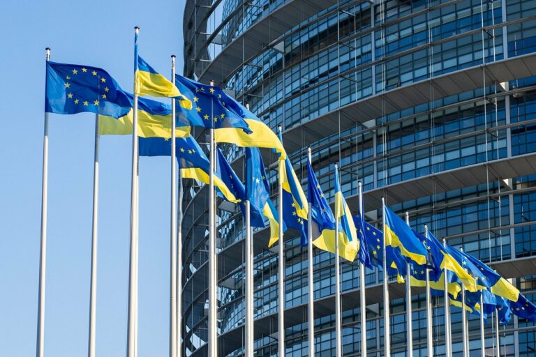 UE zamraża bezterminowo 210 mld euro rosyjskich aktywów