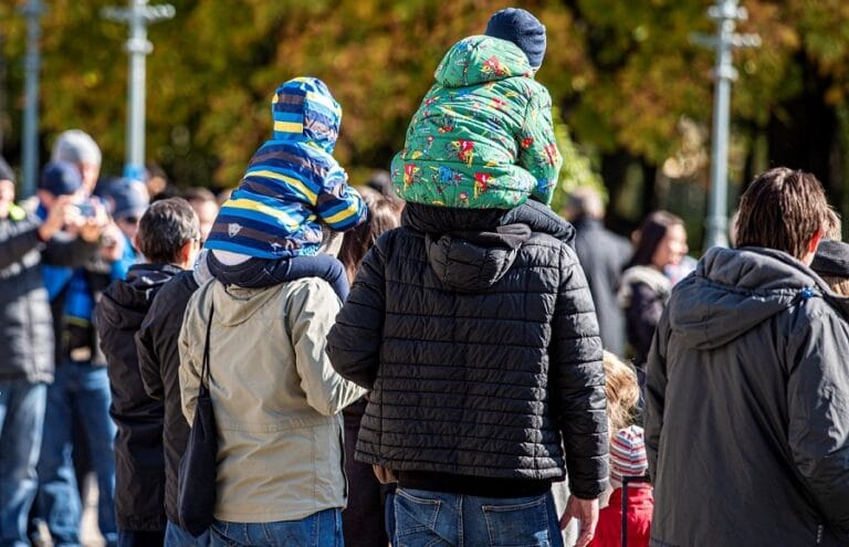 Polacy coraz bardziej podzieleni w ocenie badań opinii. Co trzeci nie wierzy w sondaże