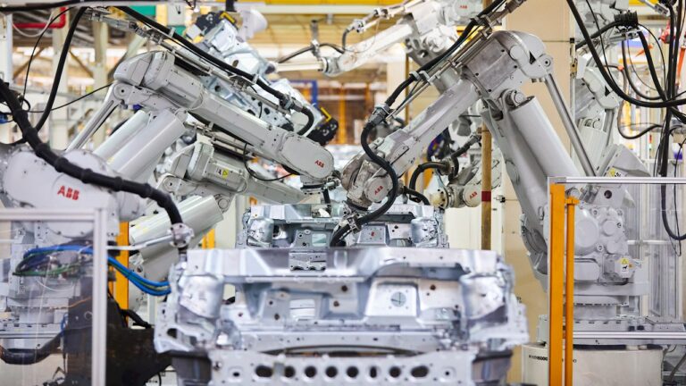 Szef Hyundaia ostrzega: 2026 będzie „rokiem kryzysu” dla motoryzacji. Koncern przyspiesza z AI i robotyką