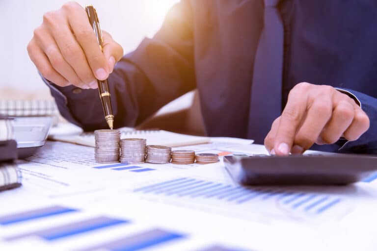 Recesja zysków w końcu dogania firmy prywatne – analiza Allianz Trade