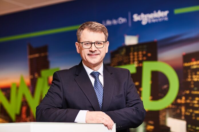 Wojciech Świątek, dyrektor ds. zrównoważonego rozwoju w Schneider Electric