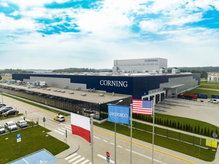 Corning otwiera w Polsce zakład produkcji światłowodów. Nowa fabryka jest jedną z największych w UE