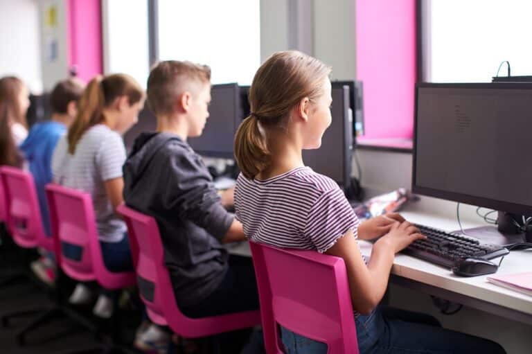 Poufne dane uczniów na celowniku. Szkoły oblewają egzamin z cyberbezpieczeństwa