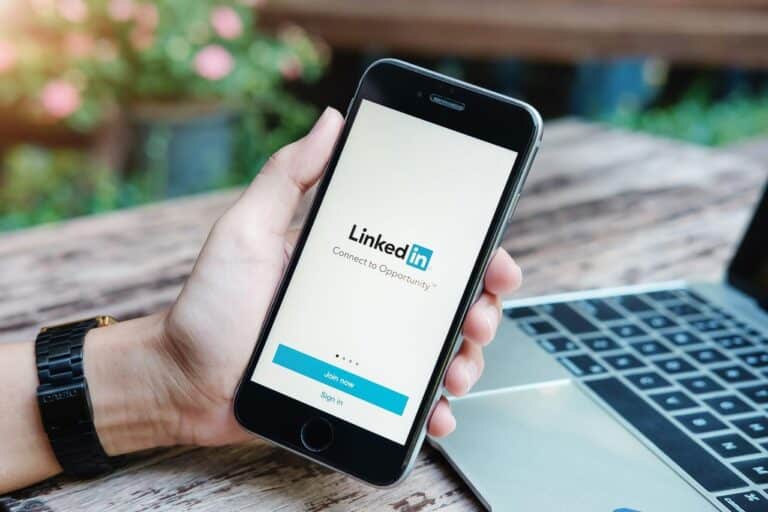 Szpieg w sieci kontaktów. Jak LinkedIn stał się źródłem danych dla grup przestępczych