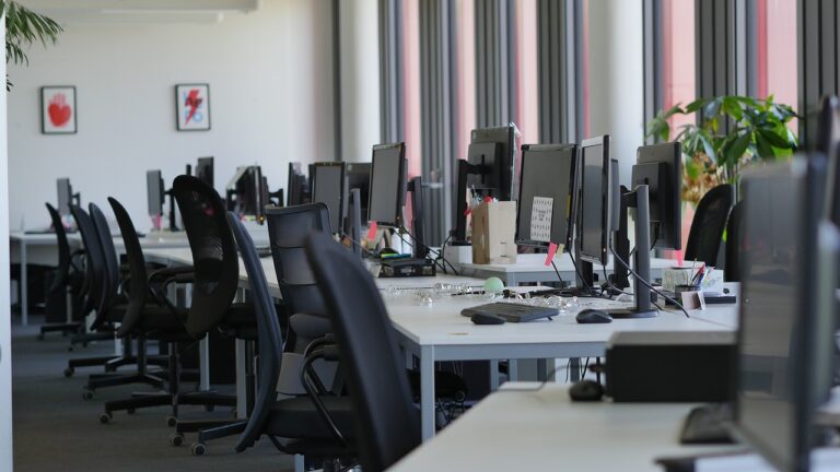 Raport EY i GIGLIKE: pierwszy w Polsce wskaźnik elastyczności rynku pracy