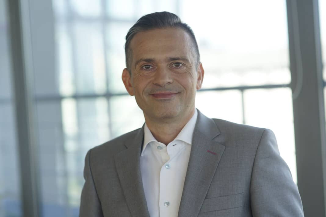 Adam Ponichtera, dyrektor polskiego oddziału Data4