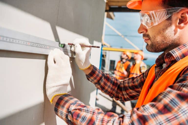 Czym powinien charakteryzować się smartfon dla budowlańca  ?