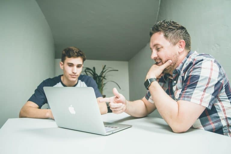 Laptopy Apple – jak wybrać sprzęt dla siebie?