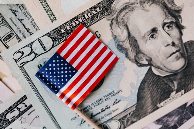 Polityka monetarna działa z opóźnieniem, więc na recesję w USA może być jeszcze za wcześnie
