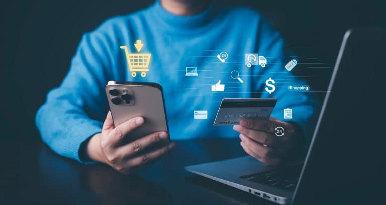 PayPal: 9 na 10 osób urodzonych po 1981 roku robi zakupy w Internecie