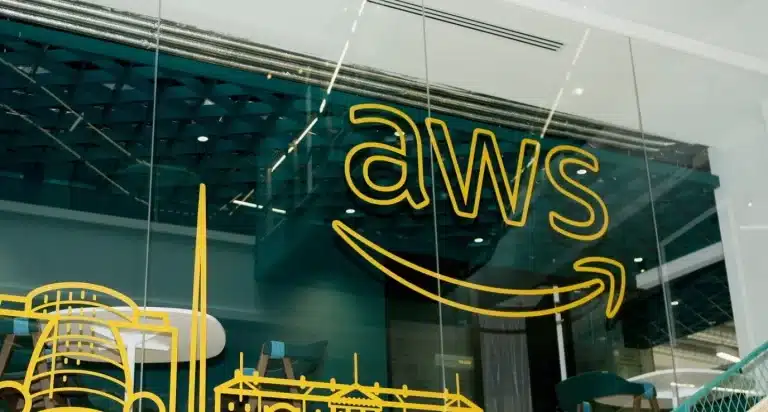 AWS prezentuje autonomicznych „agentów AI”, którzy mogą programować przez całe dni bez nadzoru