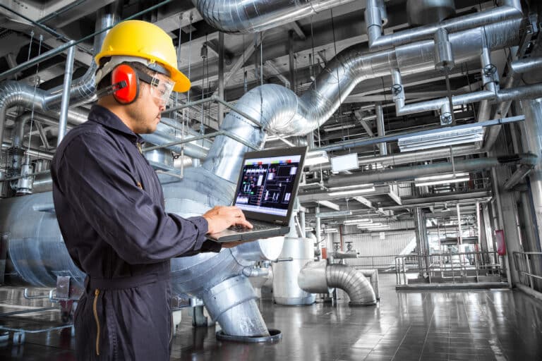 Bain&Co.: Sztuczna inteligencja może zautomatyzować jedną trzecią czasu pracy w przemyśle