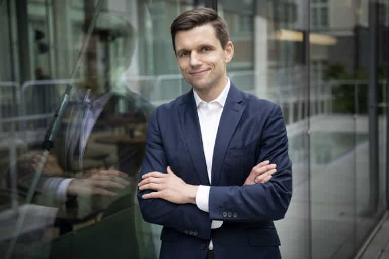 Bain&Co.: Wartość przejęć strategicznych spadła w Polsce o połowę do $10 mld w 2023 r.