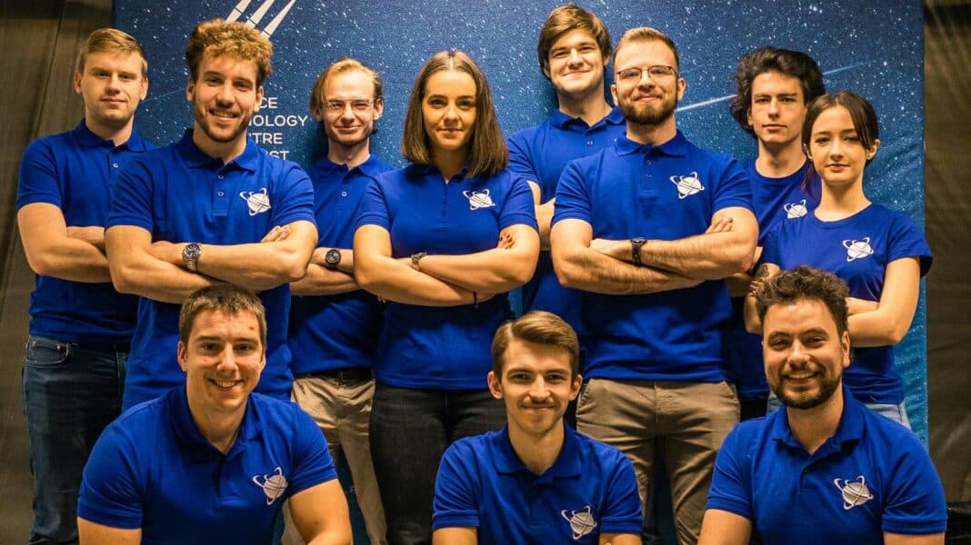 Koło Naukowe AGH Lunar Technologies zwyciężyło w konkursie Experiment on the Moon Lunar Payload Mission organizowanym w maju 2023 roku przez firmę Orbital Space pokonując ponad 400 projektów z całego świata