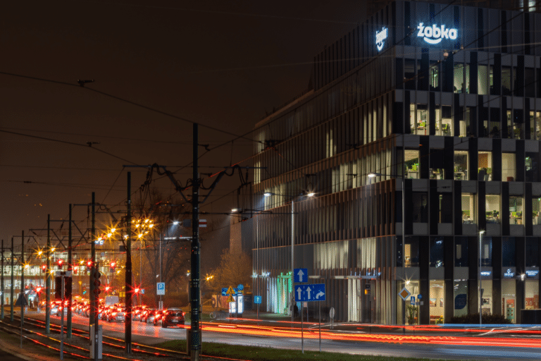 Żabka refinansuje zadłużenie i podpisuje nową umowę kredytów senioralnych