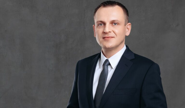 Kondycja finansowa Polaków: duże różnice między grupami wiekowymi i zawodowymi