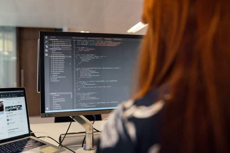 55% firm IT mówi o braku pracowników z pożądanymi umiejętnościami – to mniej, niż jeszcze rok temu