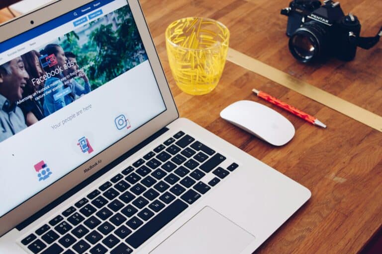 Prowadzenie fanpage’a firmy na FB – jak to zrobić?