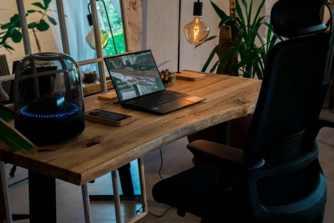 Ergonomiczne stanowisko pracy – jak je stworzyć?