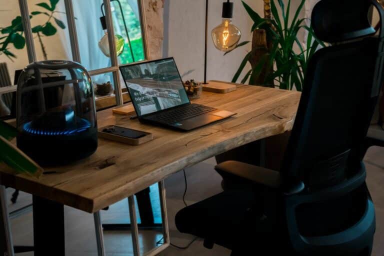 Ergonomiczne stanowisko pracy – jak je stworzyć?