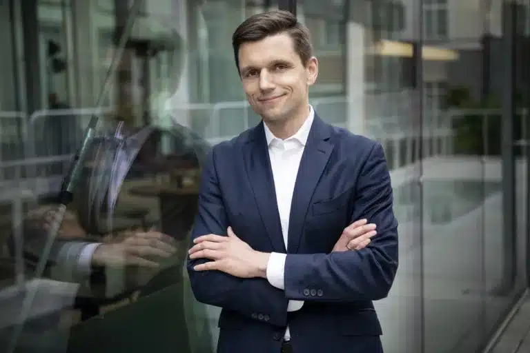 Rynek inwestycji private equity traci impet – czy okres niepewności to czas na okazje?