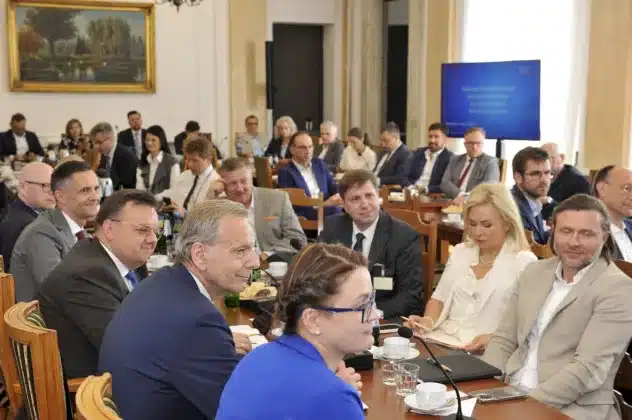 spotkanie przedstawicieli przedsiębiorc&oacute;w z ministrem finans&oacute;w Andrzejem Domańskim