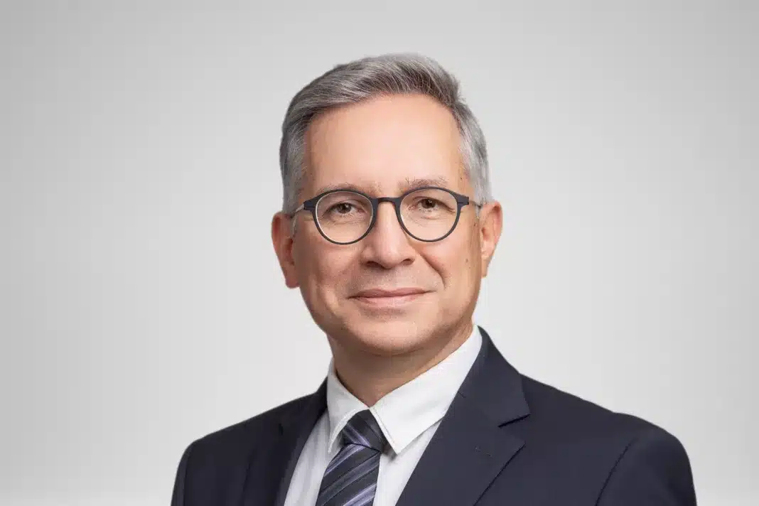 Tomasz Dąbkowski, Partner Associate w Dziale Usług Finansowych, Szef Grupy Aktuarialnej w KPMG w Polsce