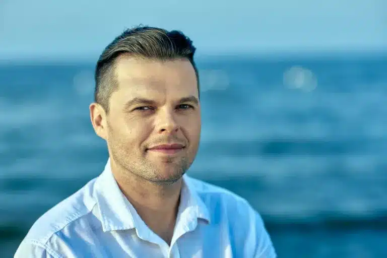 Trzykrotnie spadła liczba ofert pracy dla początkujących od 2022 r. Co dzieje się dzisiaj z rynkiem pracy IT?